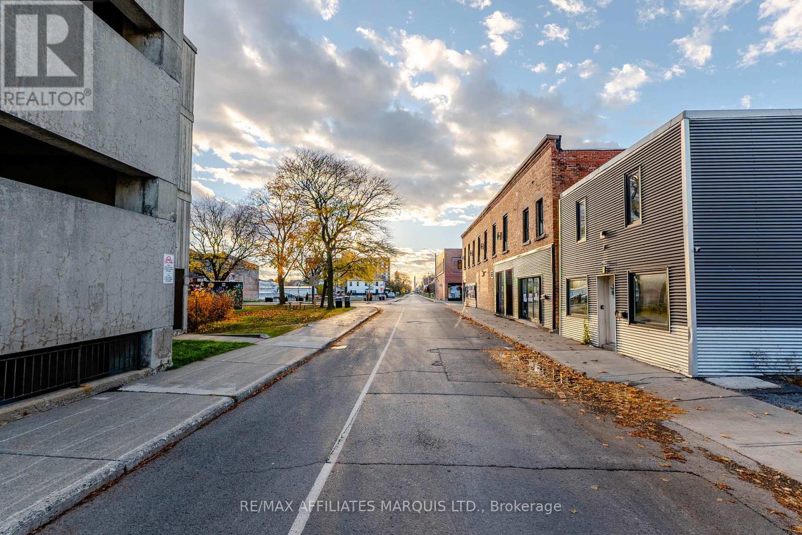 9 First Street E, Cornwall, Ontario K6H 1K5 - Photo 2 - X12612404