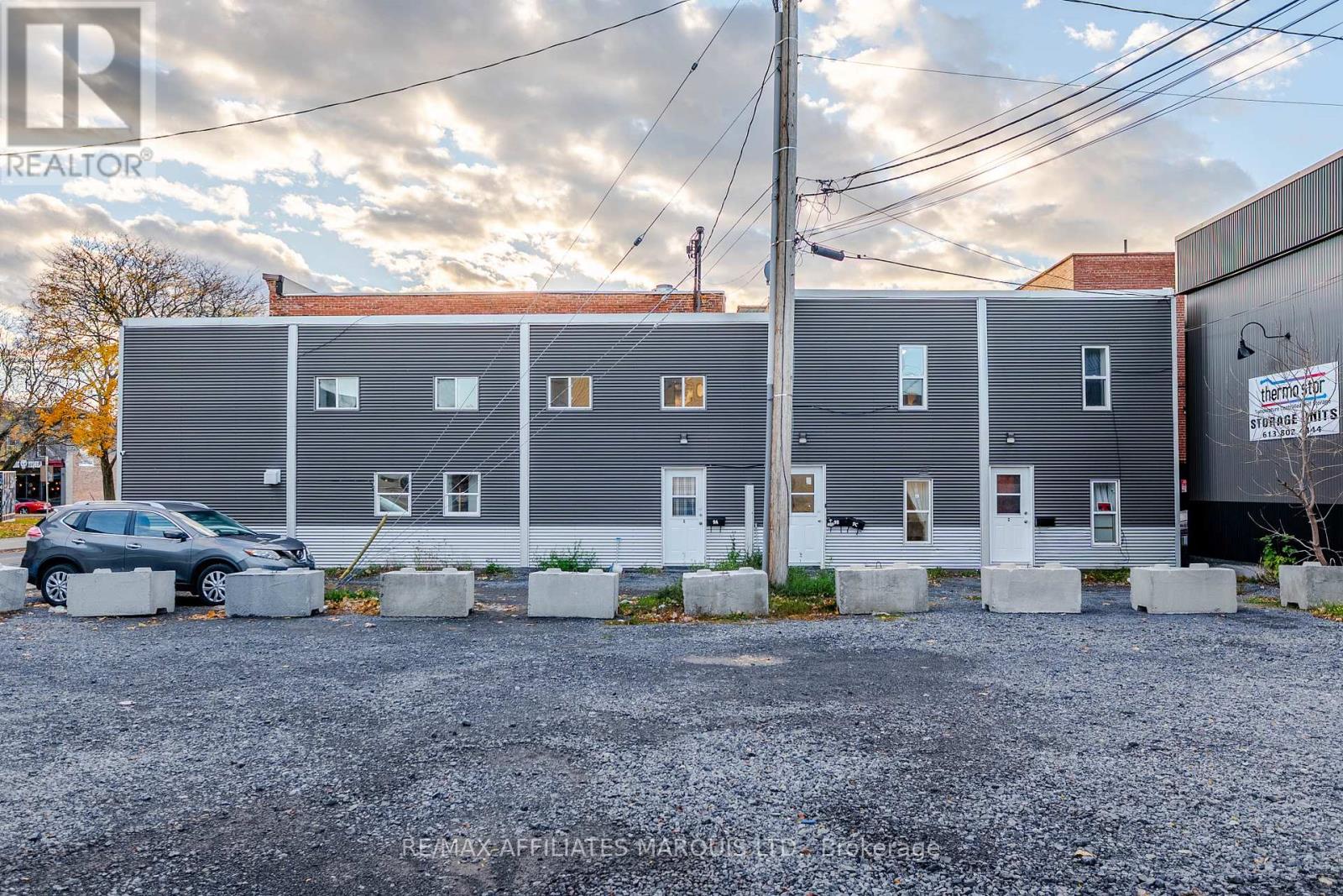 9 First Street E, Cornwall, Ontario K6H 1K5 - Photo 4 - X12612404