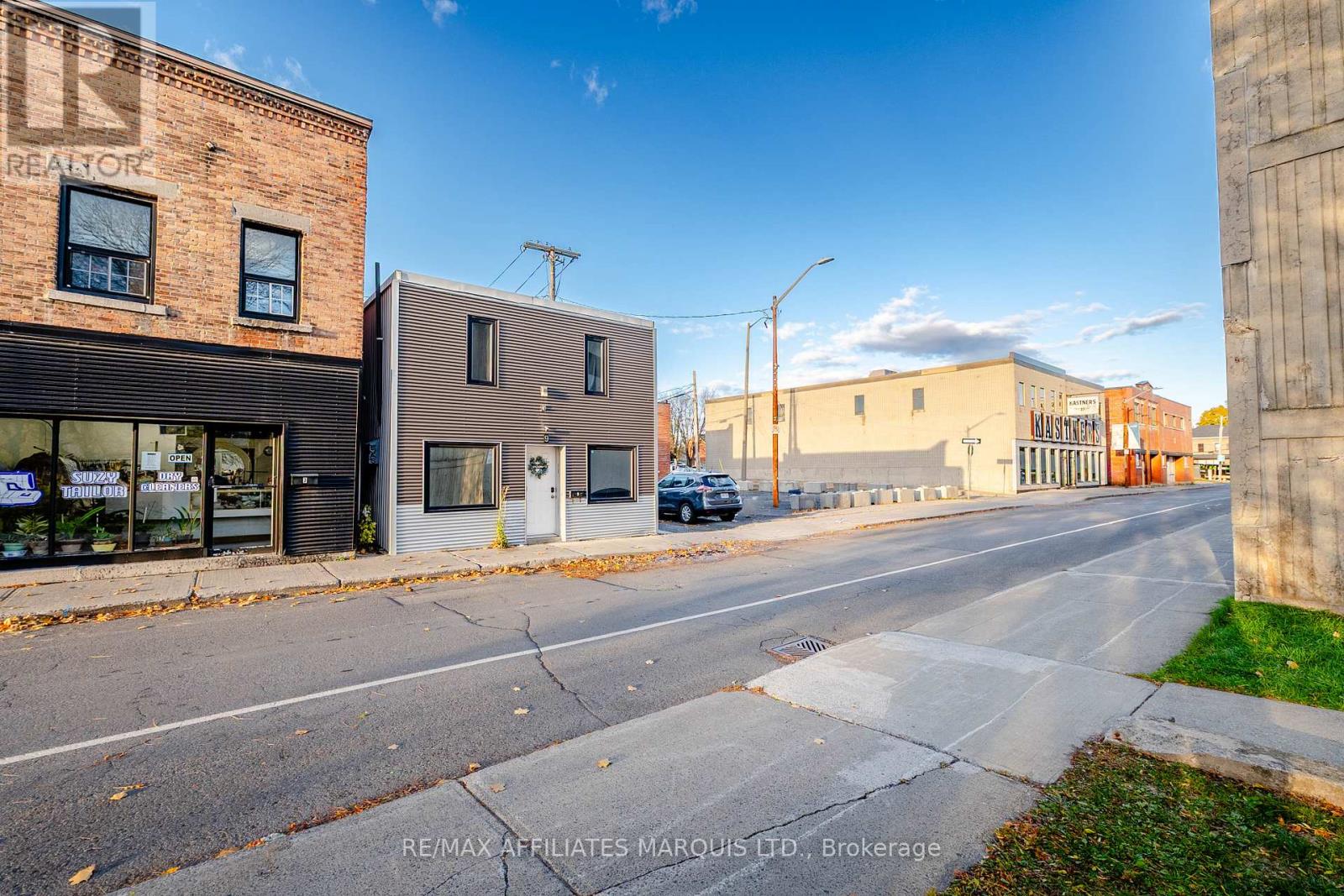 9 First Street E, Cornwall, Ontario K6H 1K5 - Photo 8 - X12612404