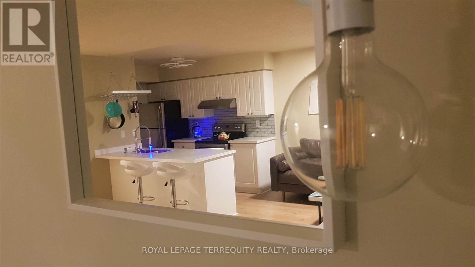 1046 - 139 Merton Street, Toronto, Ontario  M4S 3G7 - Photo 4 - C12612346