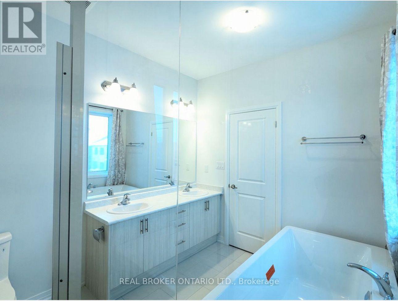 1061 Pisces Trail, Pickering, Ontario  L1X 0P7 - Photo 10 - E12612336