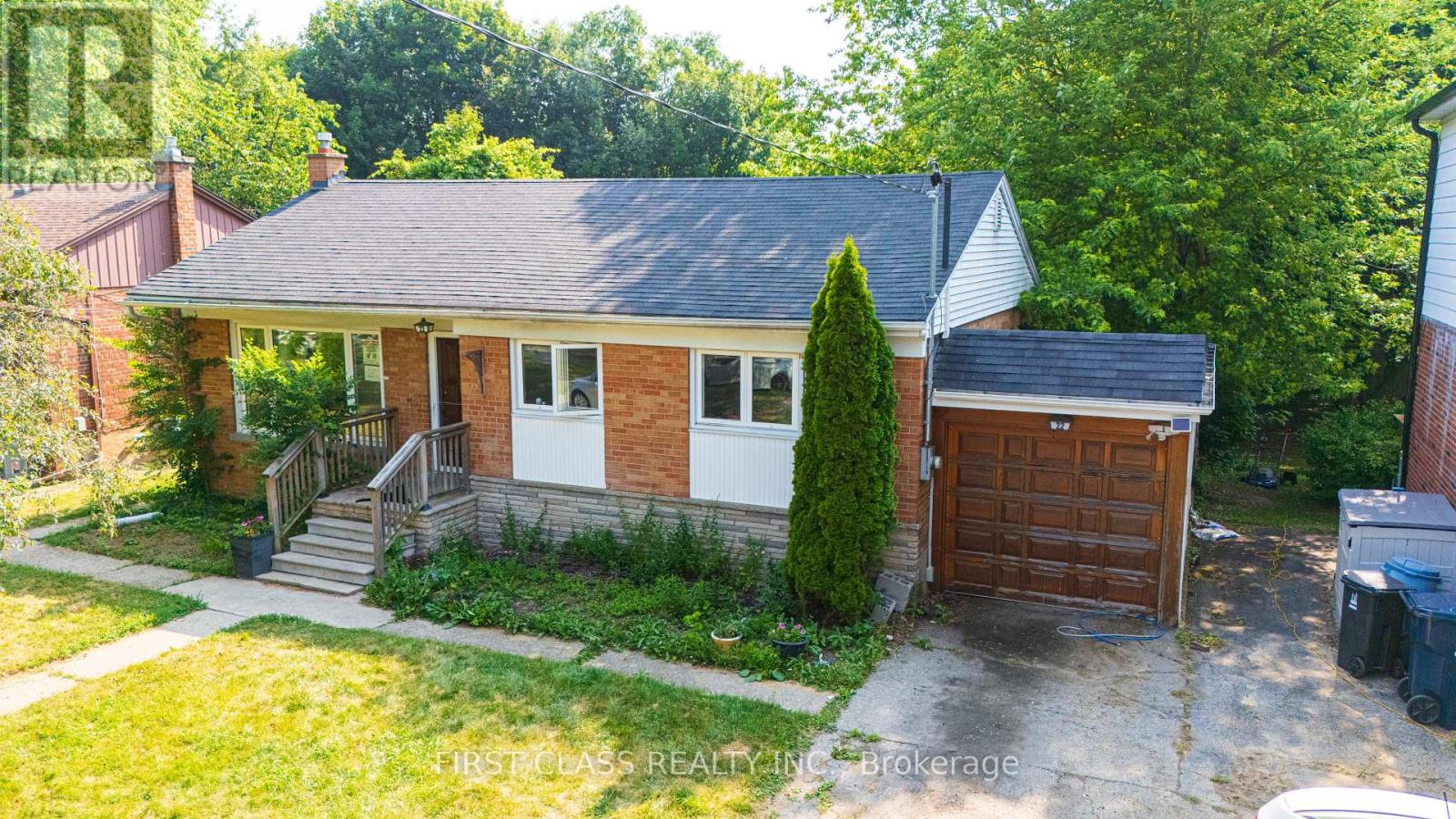 22 HOPECREST CRESCENT, Toronto, Ontario