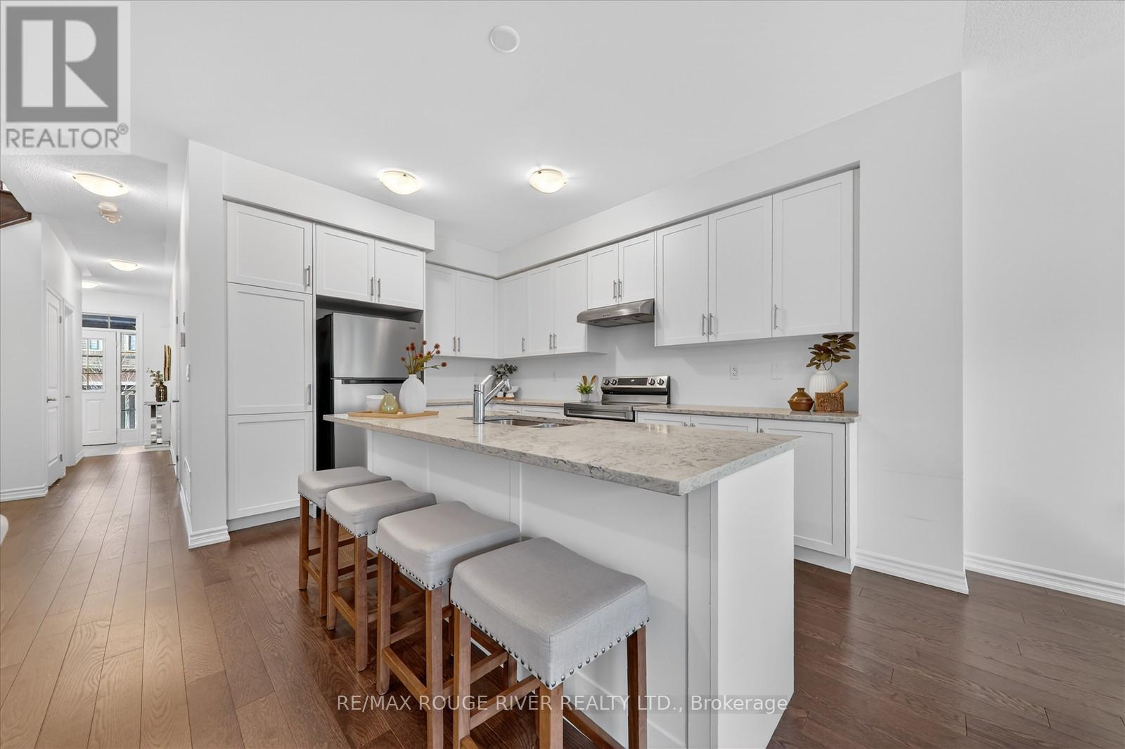 124 Laing Drive, Whitby, Ontario  L1P 0N5 - Photo 10 - E12612390