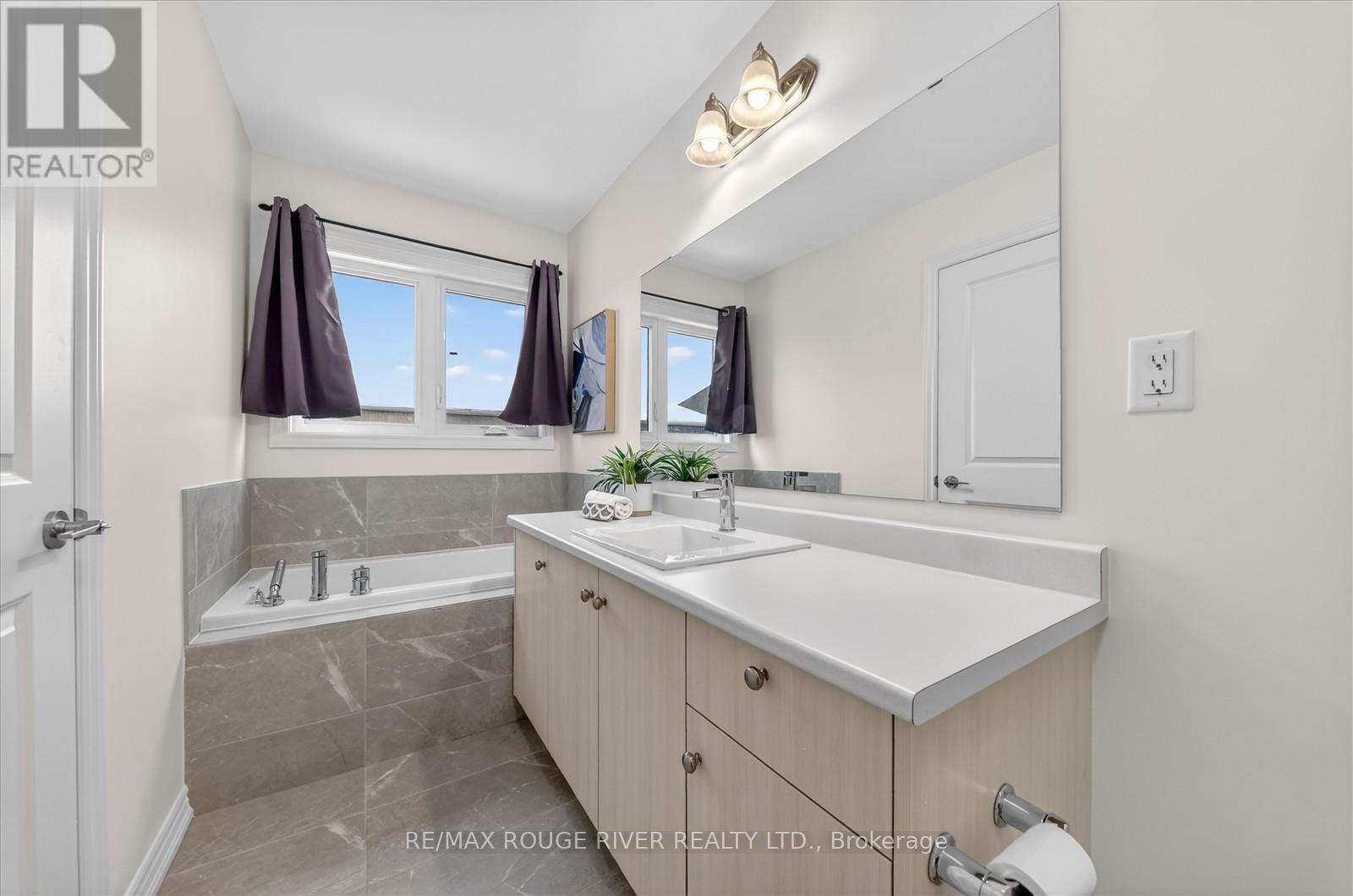 124 Laing Drive, Whitby, Ontario  L1P 0N5 - Photo 22 - E12612390