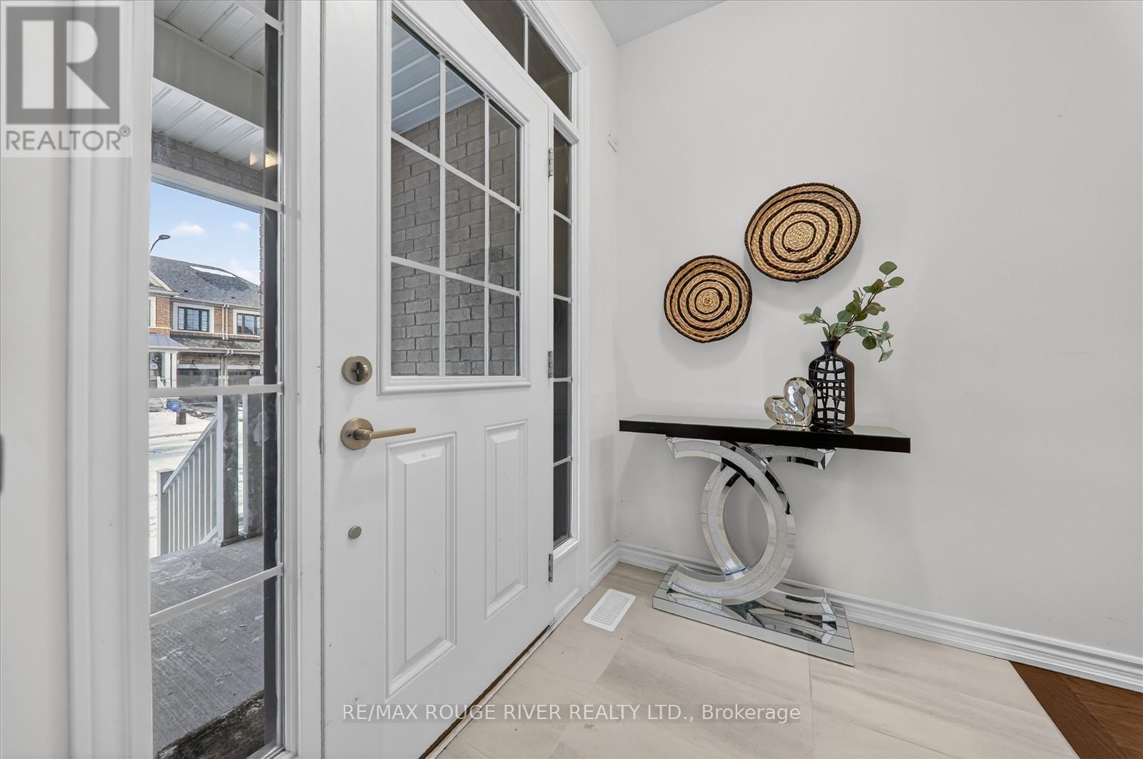 124 Laing Drive, Whitby, Ontario  L1P 0N5 - Photo 6 - E12612390