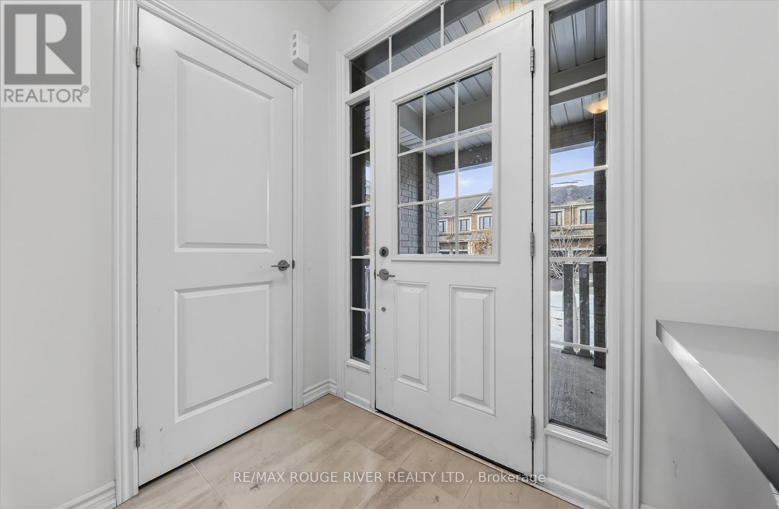 124 Laing Drive, Whitby, Ontario  L1P 0N5 - Photo 7 - E12612390