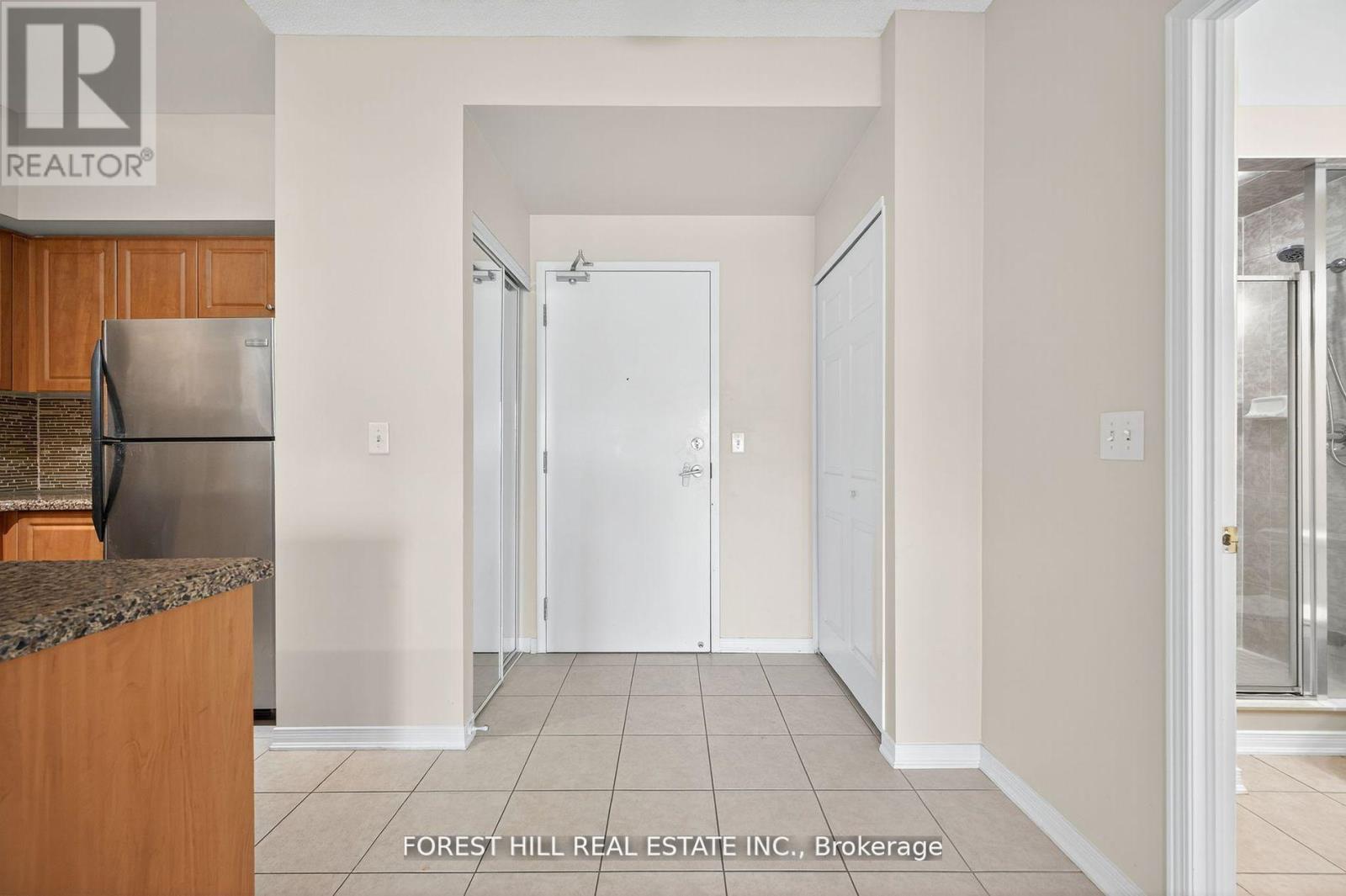 308 - 9451 Jane Street, Vaughan, Ontario  L6A 4H8 - Photo 6 - N12612316