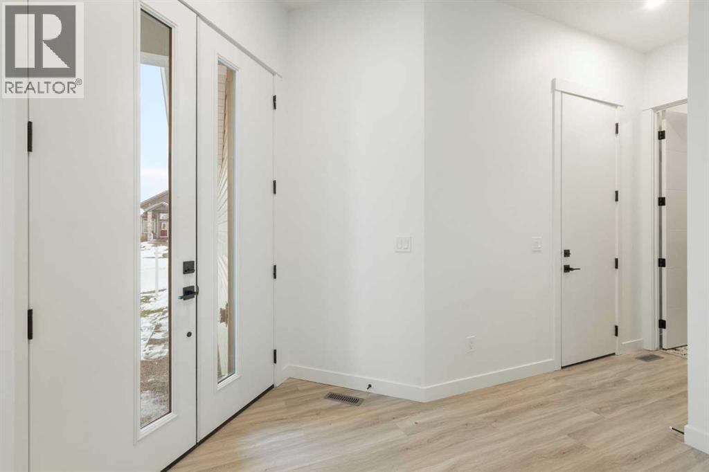 52 Lakes Estates Circle, Strathmore, Alberta  T1P 0B7 - Photo 3 - A2272950