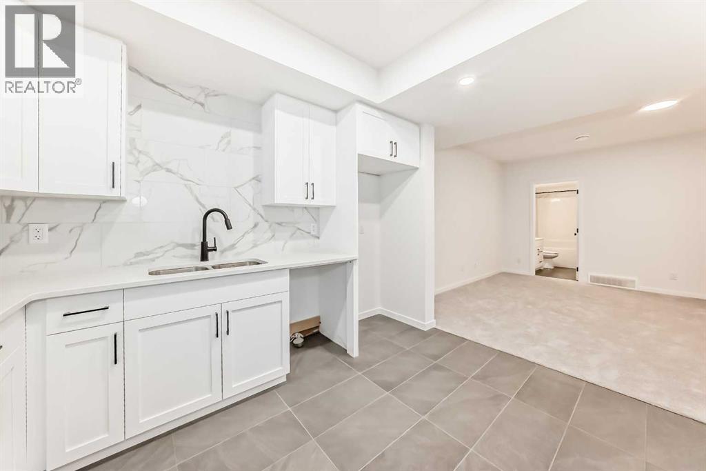 63 Southbow Village Way, Cochrane, Alberta  T4C 3J9 - Photo 39 - A2273096