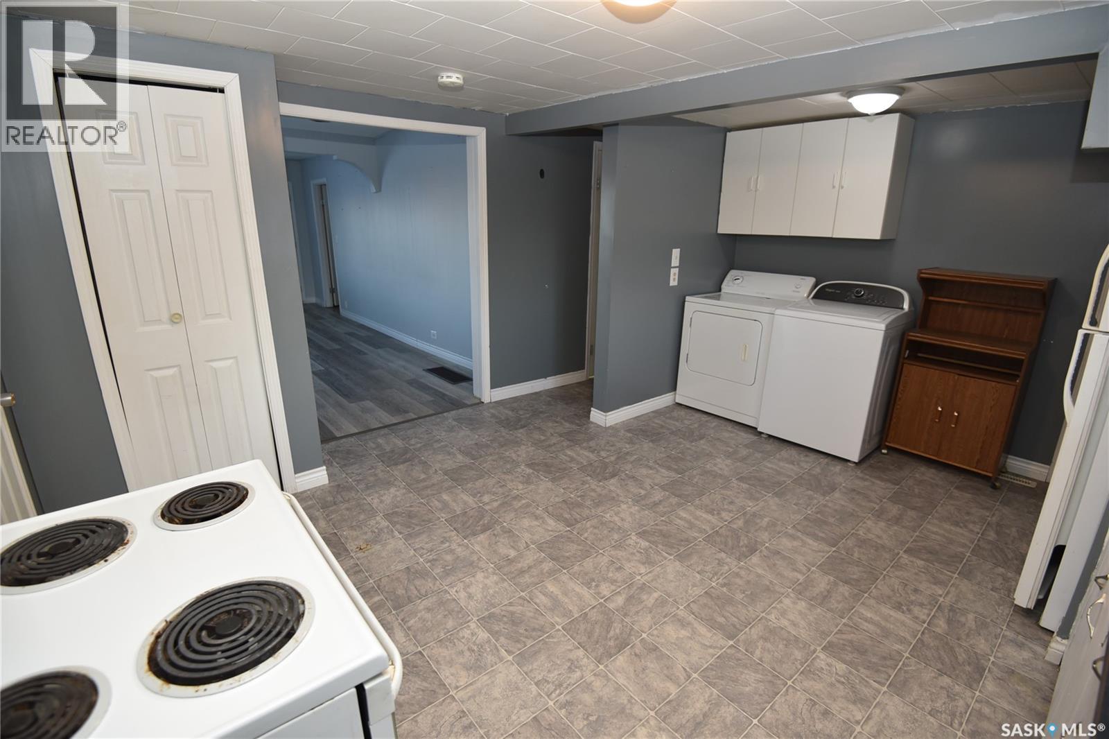 334 7th Avenue W, Nipawin, Saskatchewan  S0E 1E0 - Photo 7 - SK025345