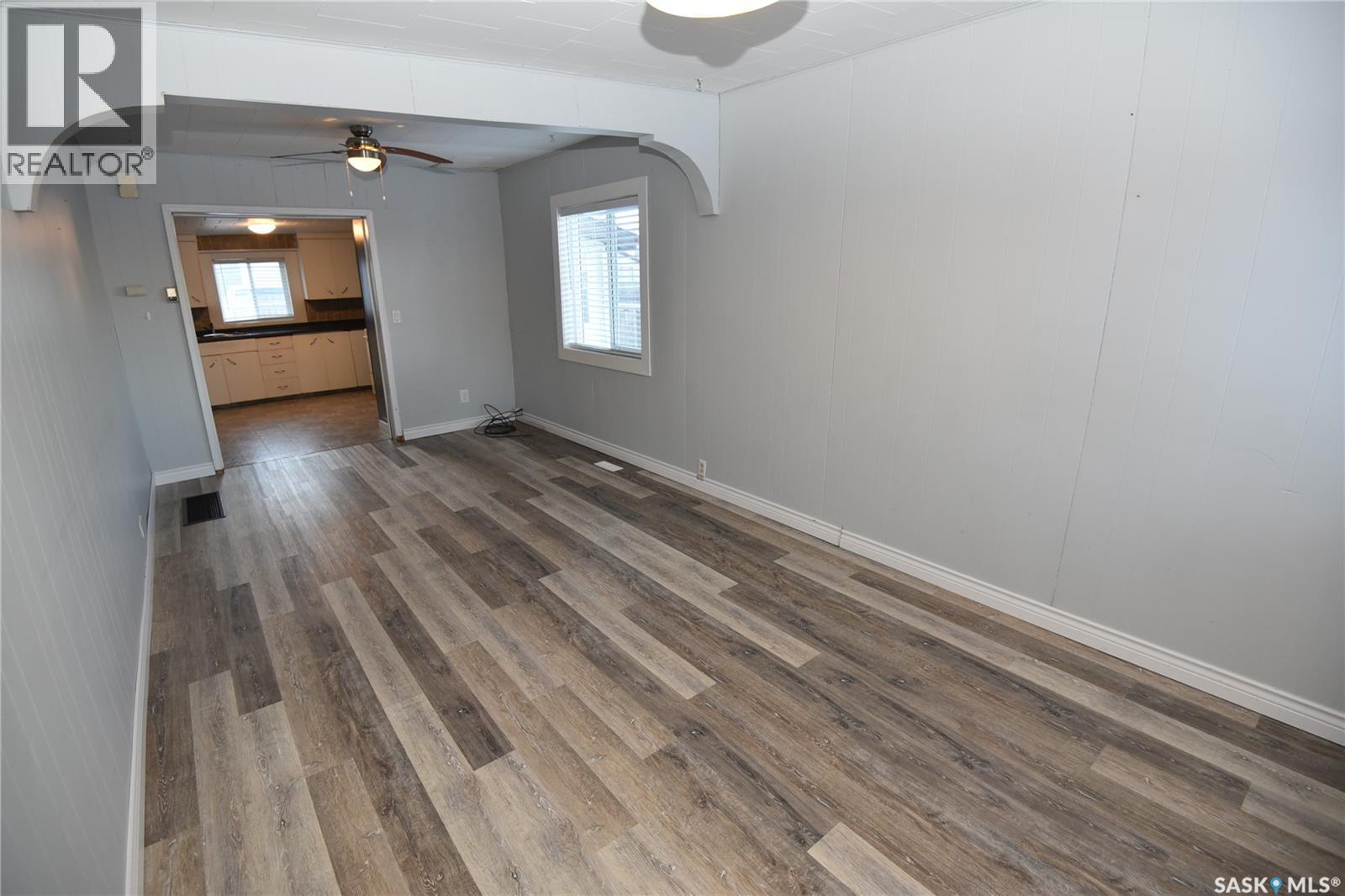 334 7th Avenue W, Nipawin, Saskatchewan  S0E 1E0 - Photo 9 - SK025345