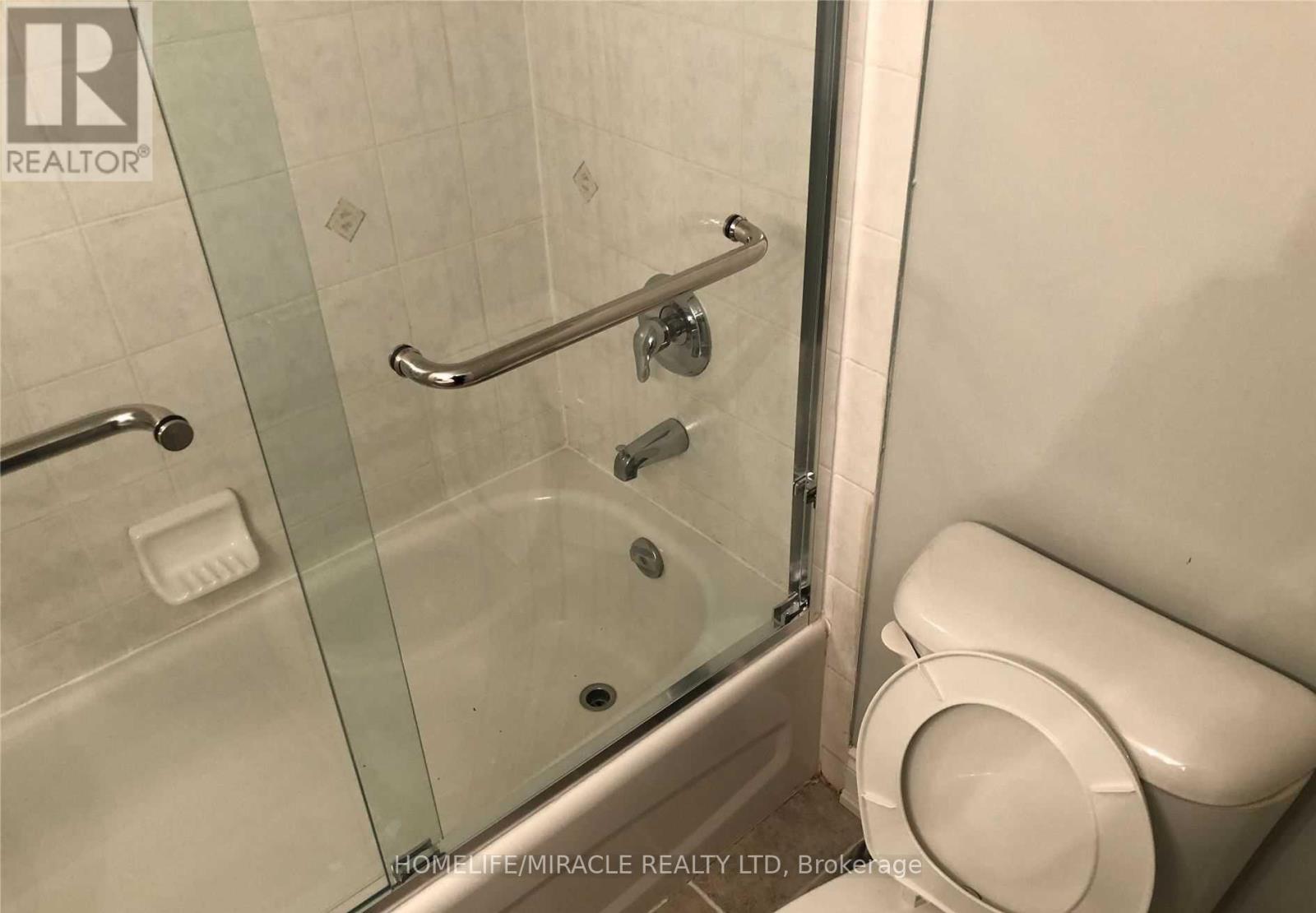 16 Janda Court, Toronto, Ontario  M9W 0A4 - Photo 10 - W12612312