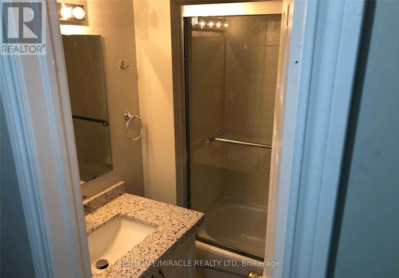 16 Janda Court, Toronto, Ontario  M9W 0A4 - Photo 9 - W12612312