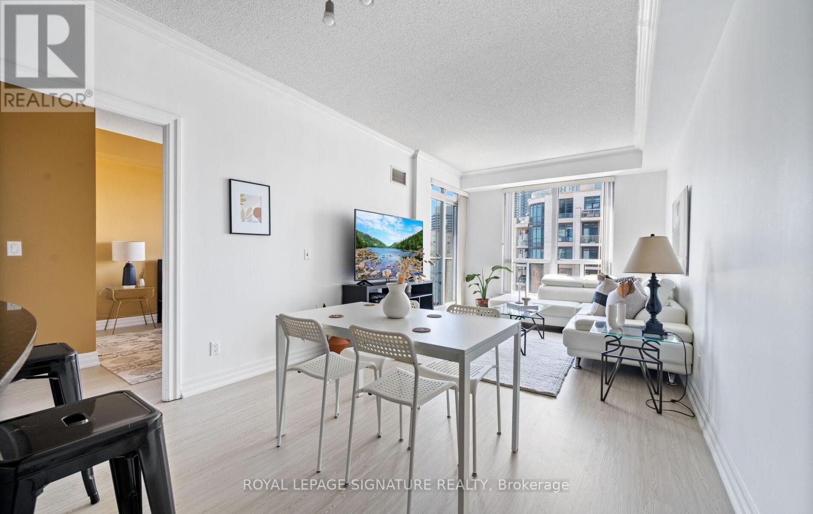 1613 - 2083 Lake Shore Boulevard W, Toronto, Ontario  M8V 4G2 - Photo 14 - W12612328