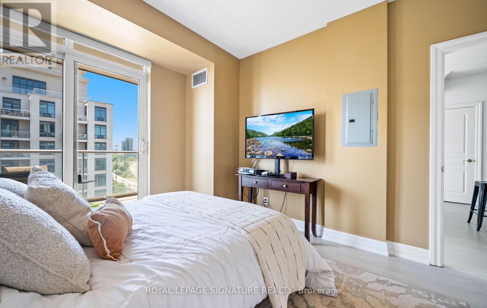 1613 - 2083 Lake Shore Boulevard W, Toronto, Ontario  M8V 4G2 - Photo 26 - W12612328