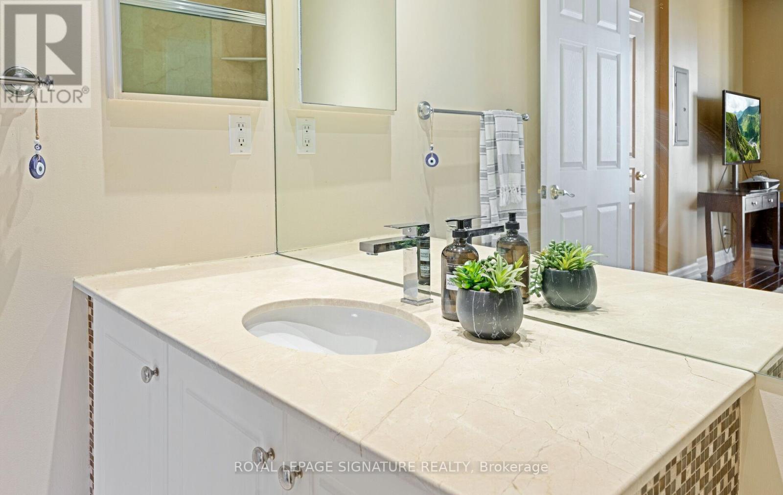 1613 - 2083 Lake Shore Boulevard W, Toronto, Ontario  M8V 4G2 - Photo 31 - W12612328