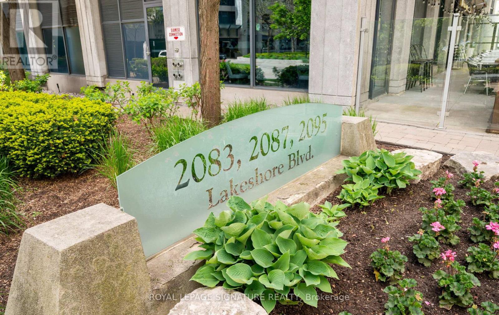 1613 - 2083 Lake Shore Boulevard W, Toronto, Ontario  M8V 4G2 - Photo 4 - W12612328