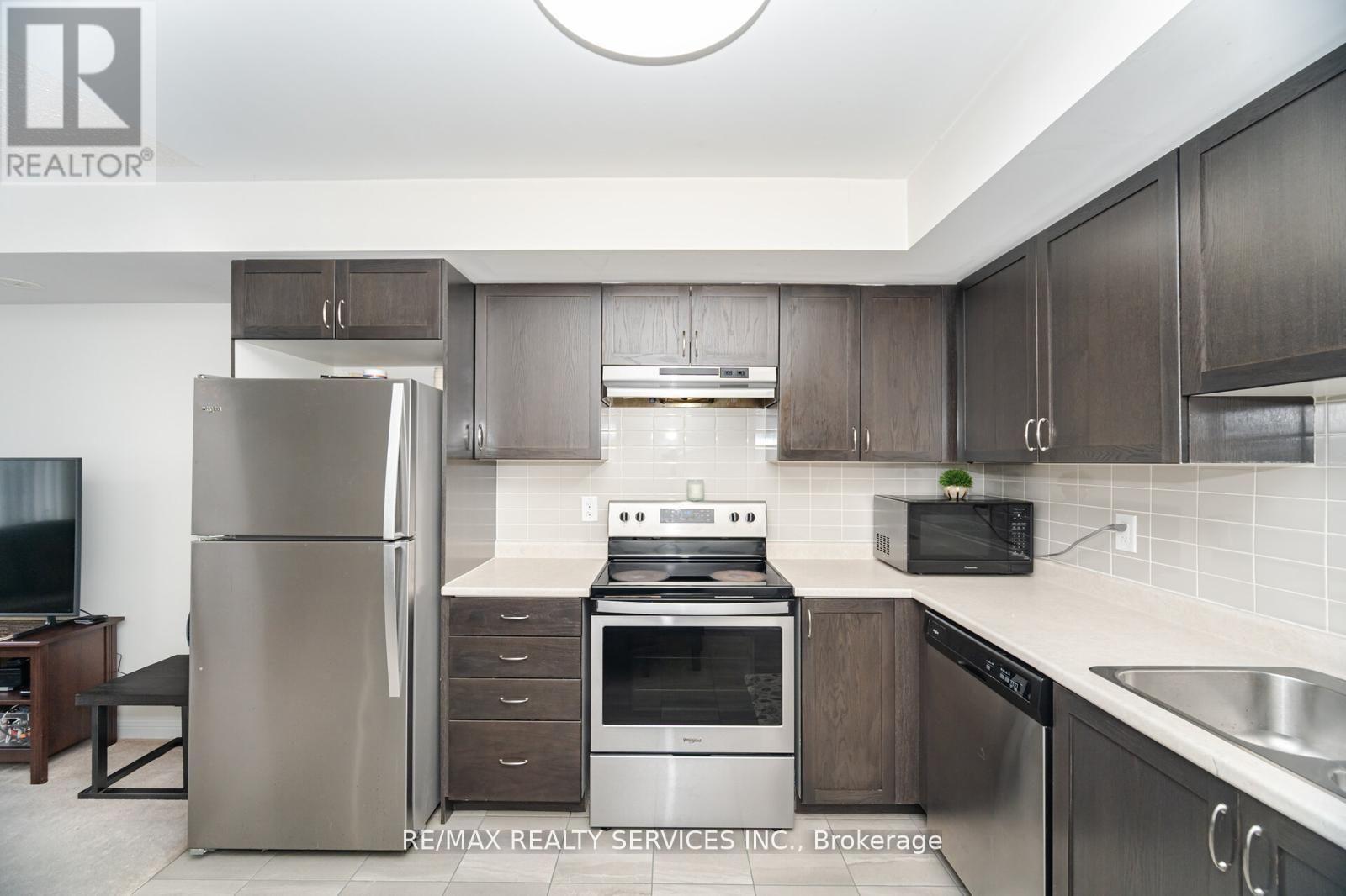 320 - 250 Sunny Meadow Boulevard, Brampton, Ontario  L6R 3Y7 - Photo 10 - W12612362