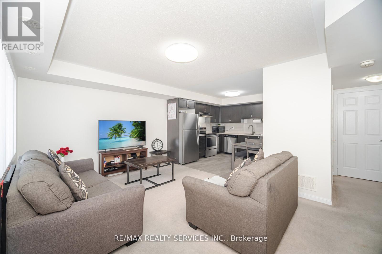 320 - 250 Sunny Meadow Boulevard, Brampton, Ontario  L6R 3Y7 - Photo 4 - W12612362