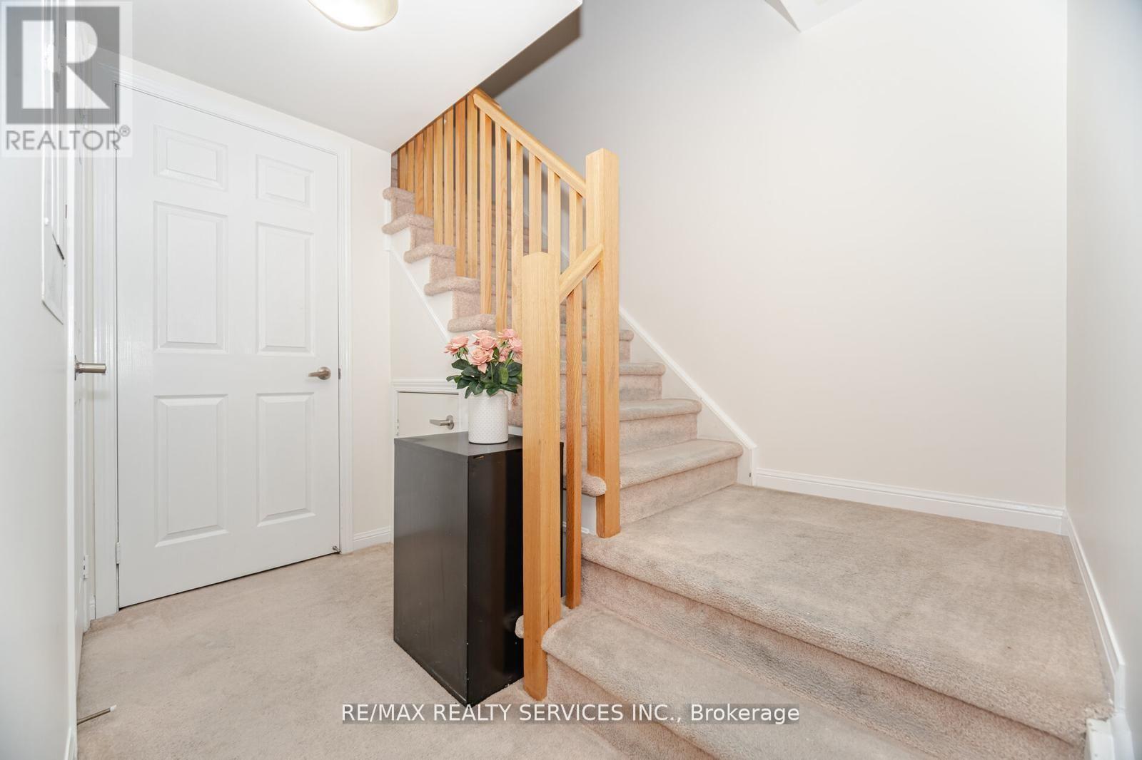 320 - 250 Sunny Meadow Boulevard, Brampton, Ontario  L6R 3Y7 - Photo 8 - W12612362