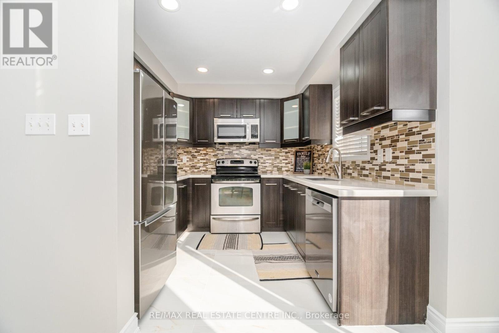 42 Sedgewick Crescent, Brampton, Ontario  L7A 2P7 - Photo 14 - W12612366