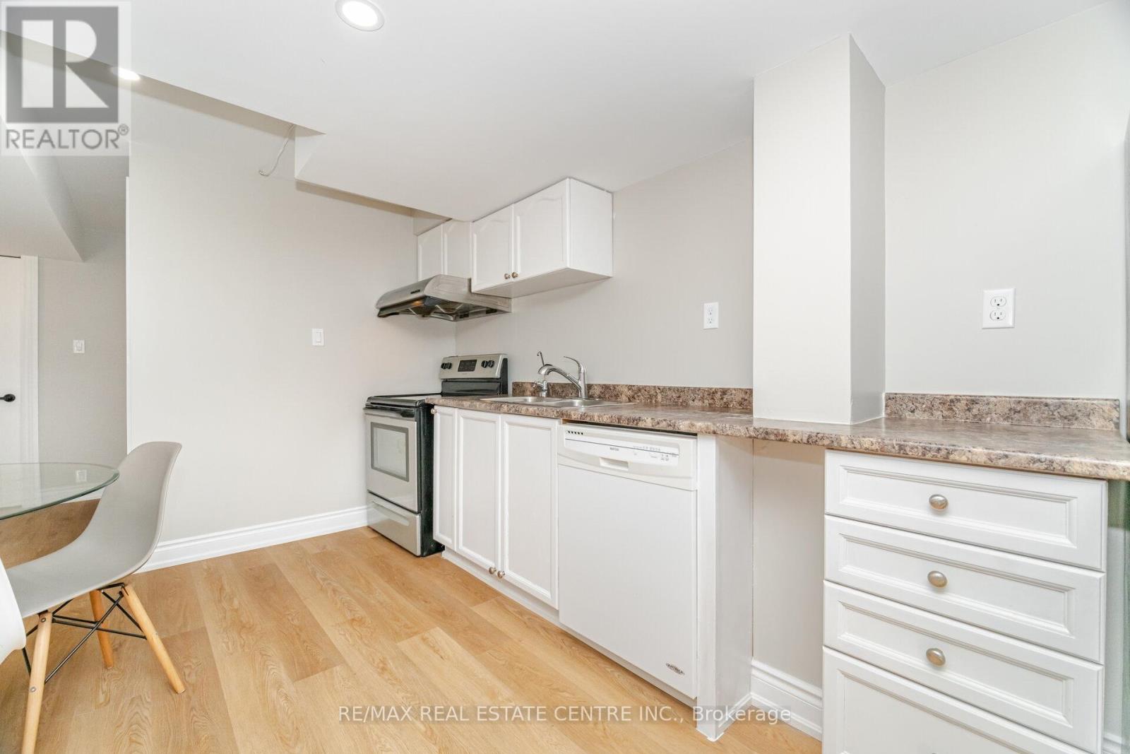 42 Sedgewick Crescent, Brampton, Ontario  L7A 2P7 - Photo 36 - W12612366