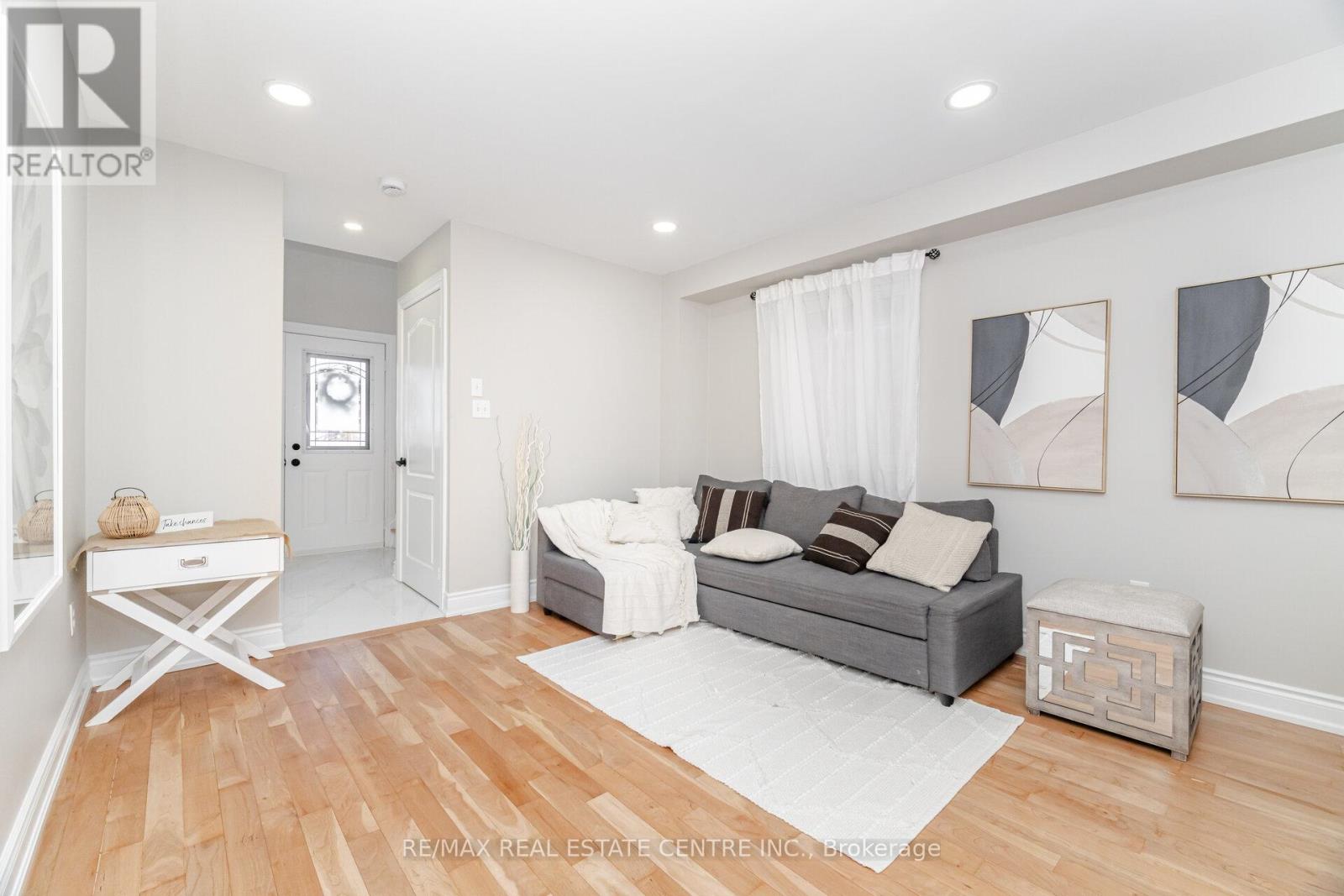 42 Sedgewick Crescent, Brampton, Ontario  L7A 2P7 - Photo 6 - W12612366