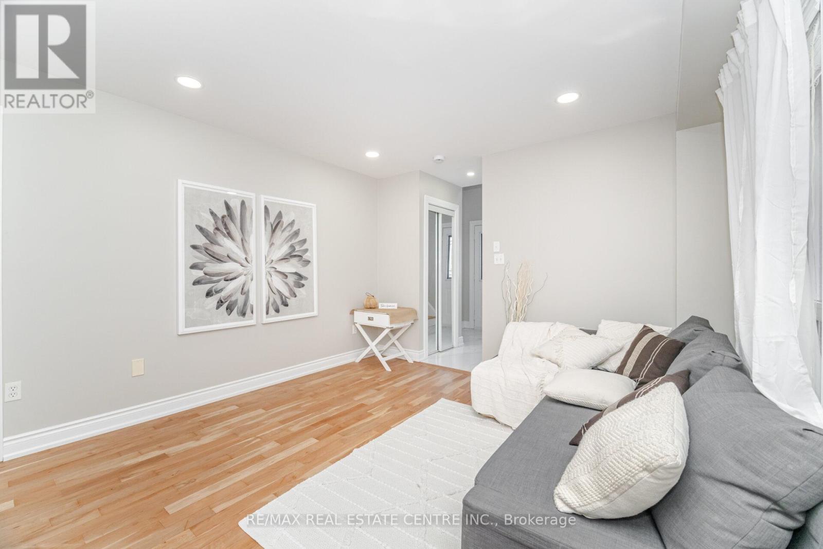 42 Sedgewick Crescent, Brampton, Ontario  L7A 2P7 - Photo 7 - W12612366