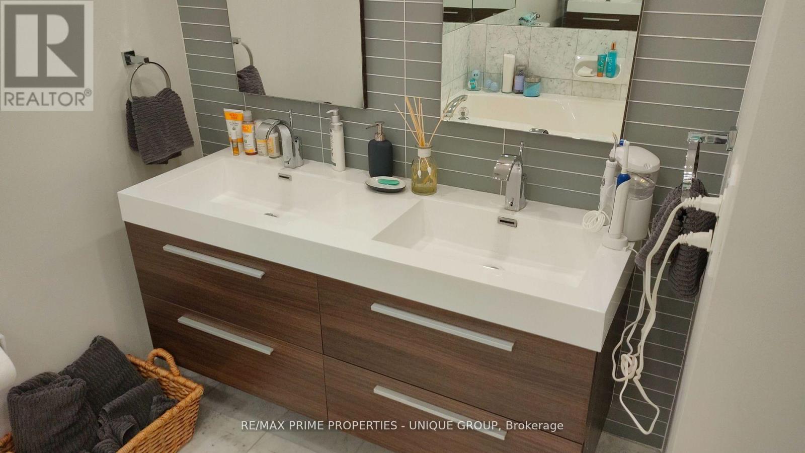 610 - 1 Palace Pier Court, Toronto, Ontario  M8V 3W9 - Photo 27 - W12612386