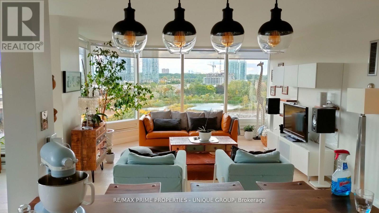 610 - 1 Palace Pier Court, Toronto, Ontario  M8V 3W9 - Photo 5 - W12612386