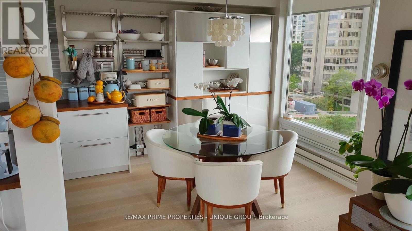 610 - 1 Palace Pier Court, Toronto, Ontario  M8V 3W9 - Photo 7 - W12612386