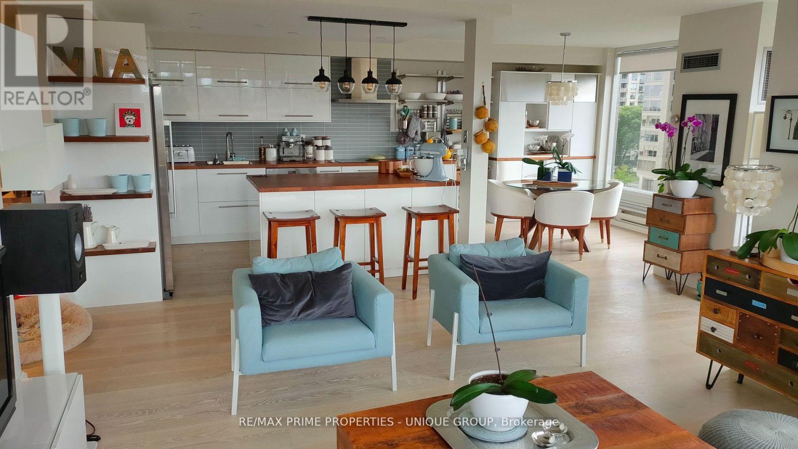 610 - 1 Palace Pier Court, Toronto, Ontario  M8V 3W9 - Photo 9 - W12612386