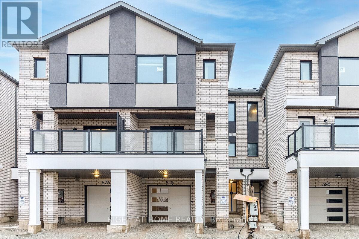 578 Bellflower Court, Milton, Ontario  L9E 1W4 - Photo 1 - W12612388