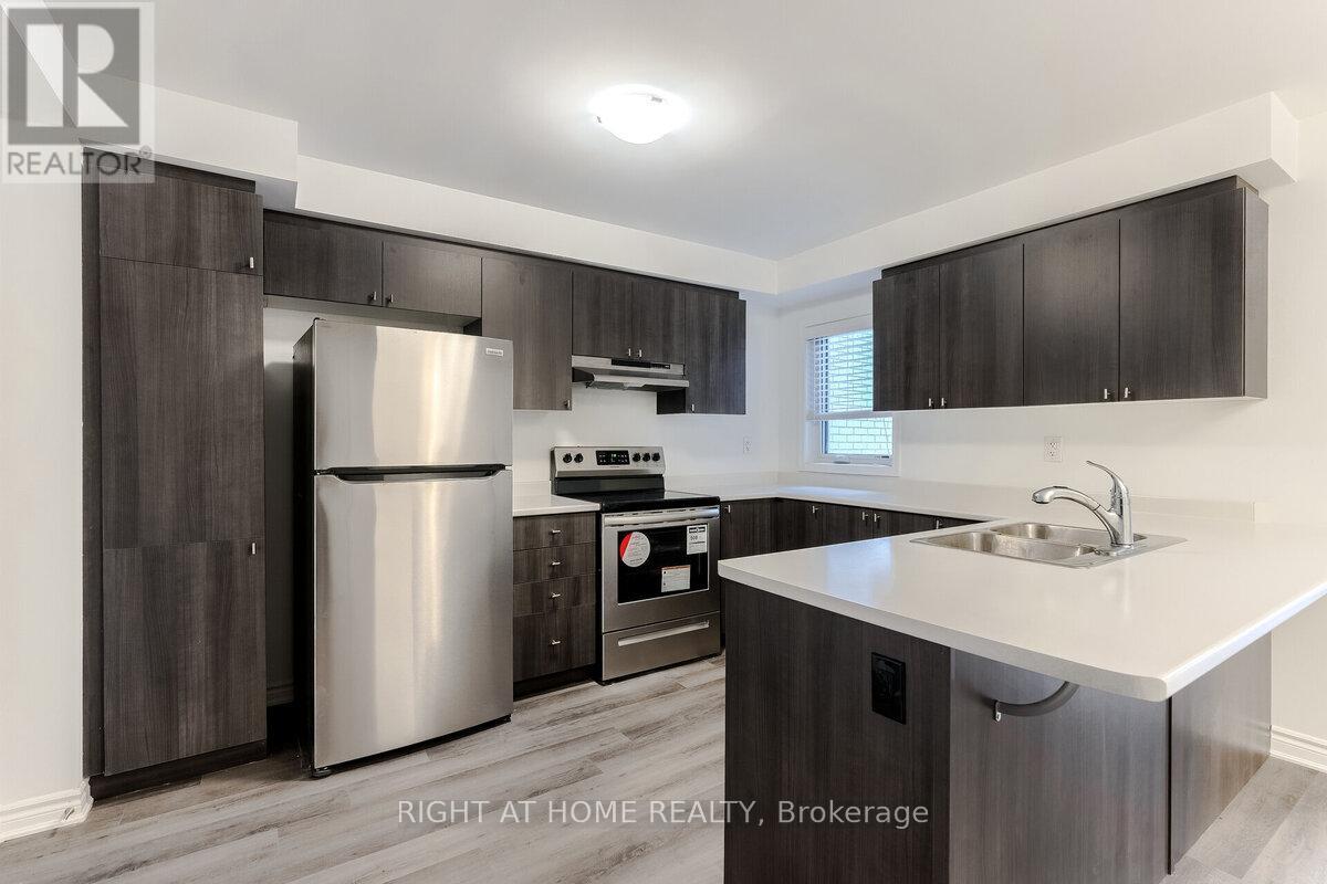 578 Bellflower Court, Milton, Ontario  L9E 1W4 - Photo 14 - W12612388