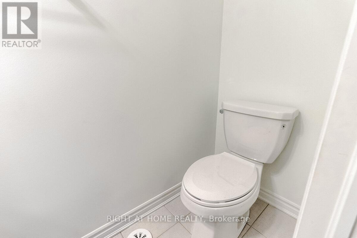 578 Bellflower Court, Milton, Ontario  L9E 1W4 - Photo 19 - W12612388