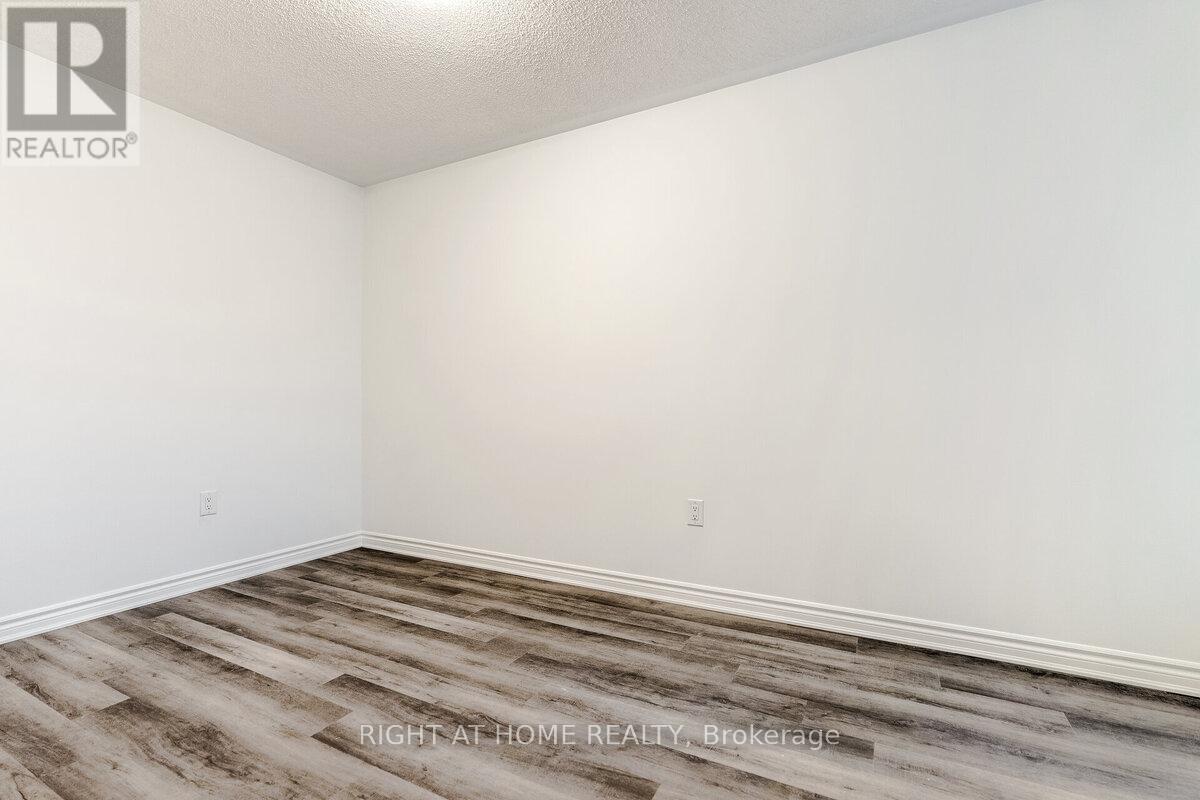 578 Bellflower Court, Milton, Ontario  L9E 1W4 - Photo 28 - W12612388