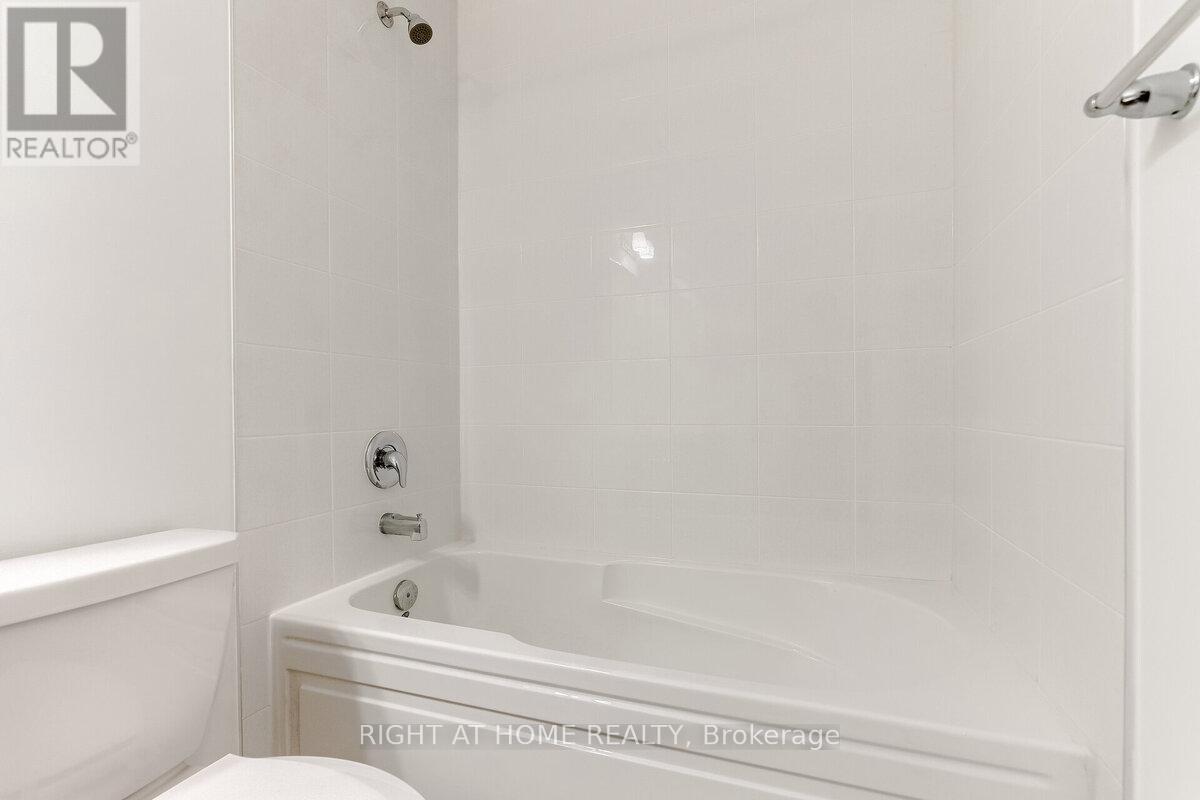 578 Bellflower Court, Milton, Ontario  L9E 1W4 - Photo 31 - W12612388