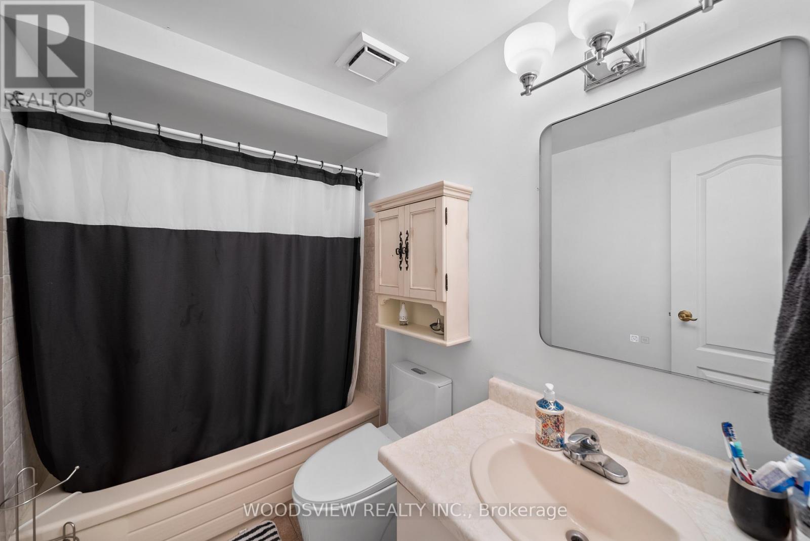 29 Misty Moor Drive, Richmond Hill, Ontario  L4C 6P9 - Photo 23 - N12609256