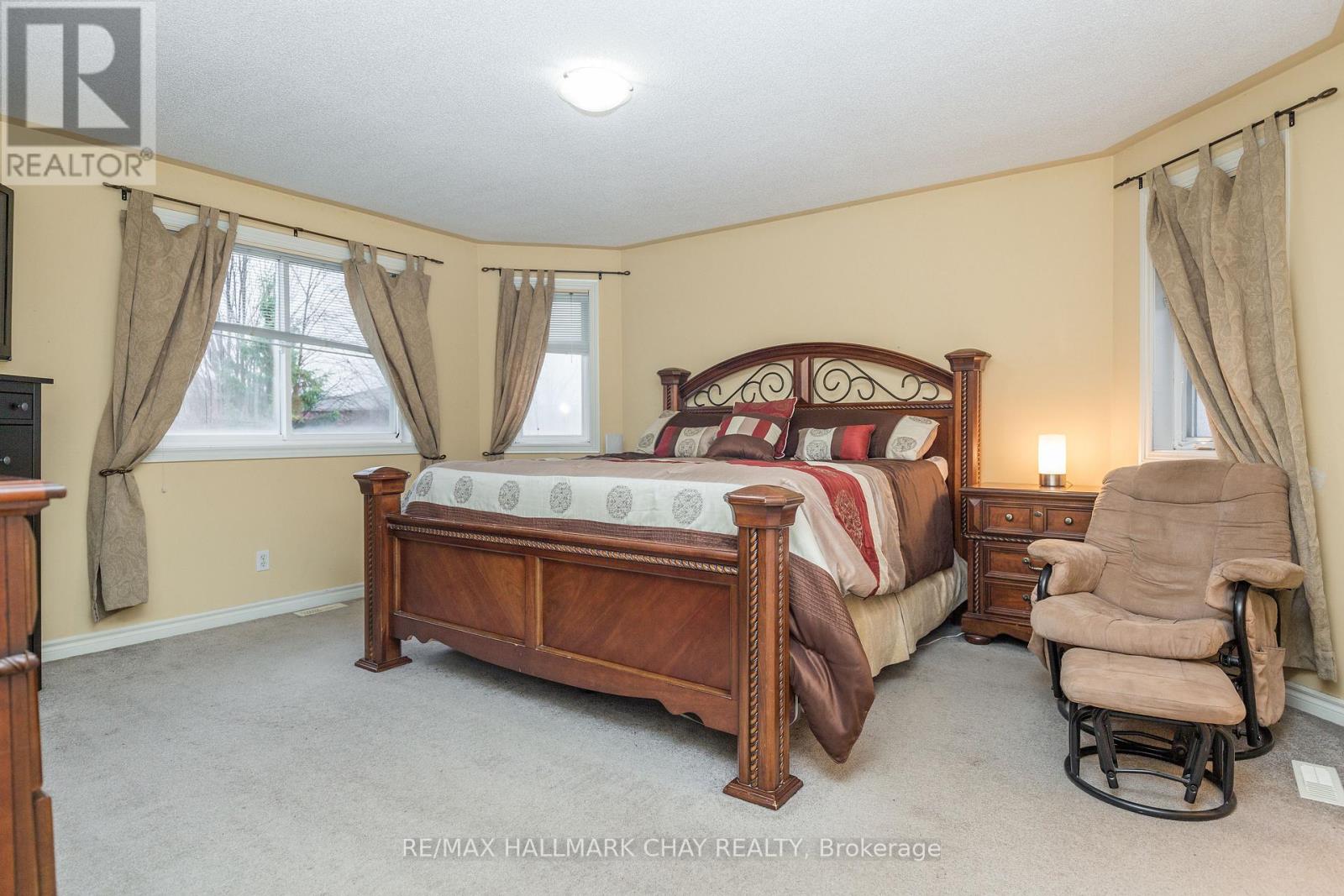 188 Pringle Drive, Barrie, Ontario L4N 0P7 - Photo 8 - S12525032