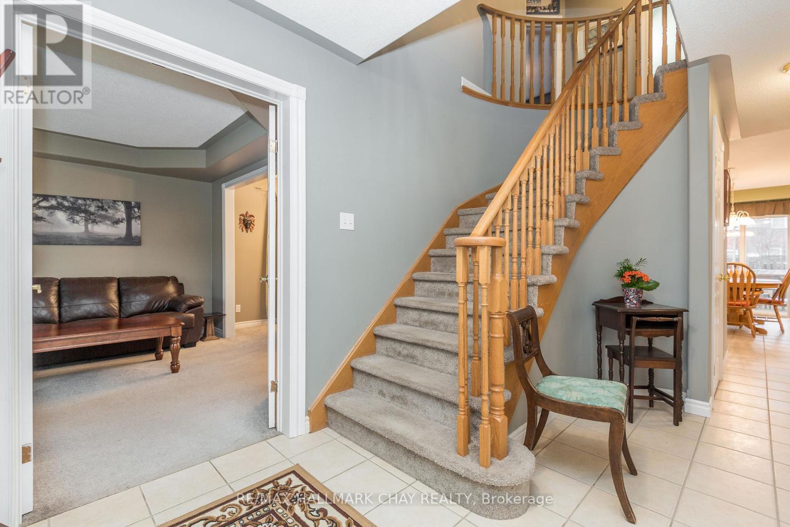 188 Pringle Drive, Barrie, Ontario L4N 0P7 - Photo 3 - S12525032