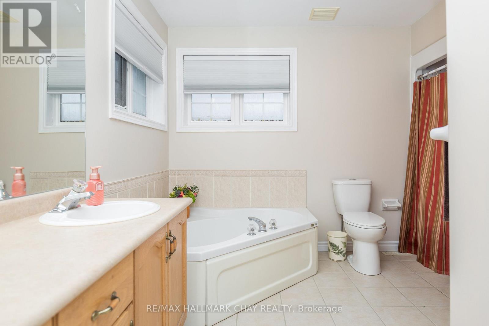 188 Pringle Drive, Barrie, Ontario L4N 0P7 - Photo 15 - S12525032