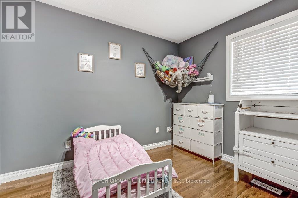 296 Bournemouth Drive, London East, Ontario  N5V 4S5 - Photo 17 - X12491344