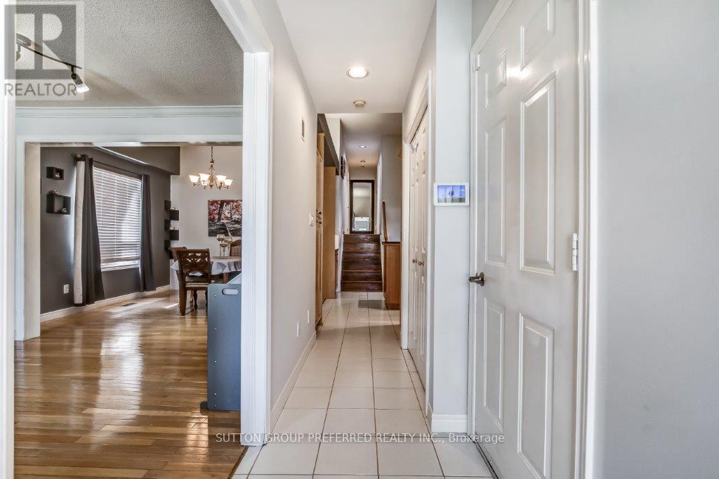 296 Bournemouth Drive, London East, Ontario  N5V 4S5 - Photo 4 - X12491344