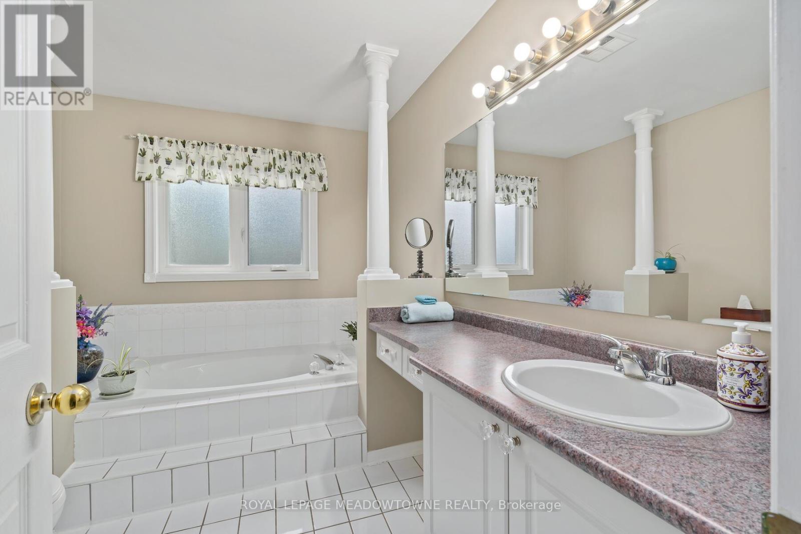 55 James Young Drive, Halton Hills, Ontario  L7G 5S5 - Photo 34 - W12581674