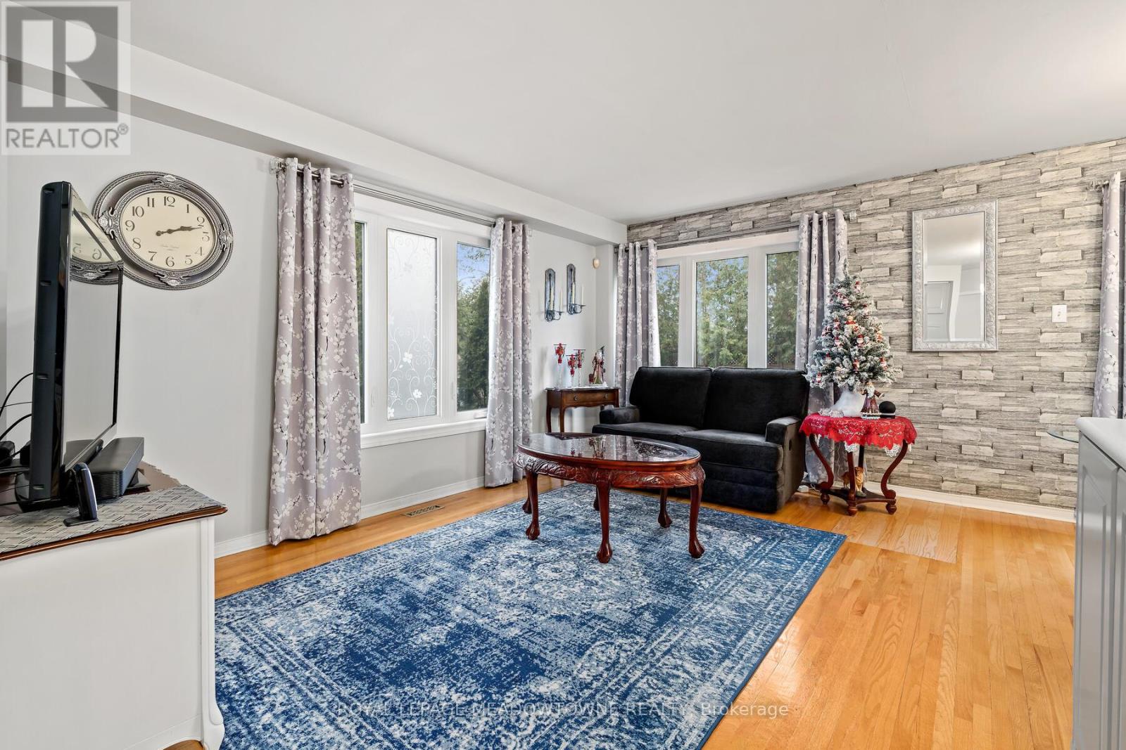 55 James Young Drive, Halton Hills, Ontario  L7G 5S5 - Photo 15 - W12581674