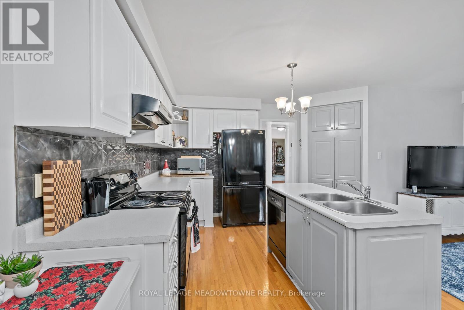 55 James Young Drive, Halton Hills, Ontario  L7G 5S5 - Photo 21 - W12581674