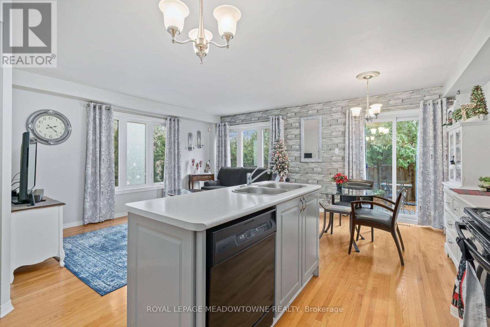 55 James Young Drive, Halton Hills, Ontario  L7G 5S5 - Photo 23 - W12581674