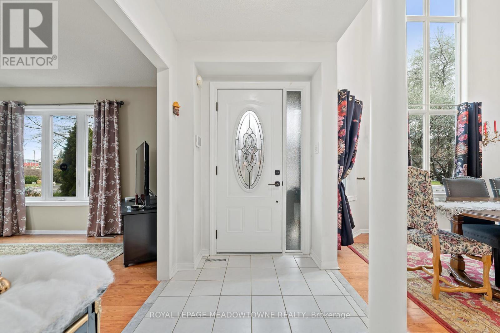 55 James Young Drive, Halton Hills, Ontario  L7G 5S5 - Photo 7 - W12581674