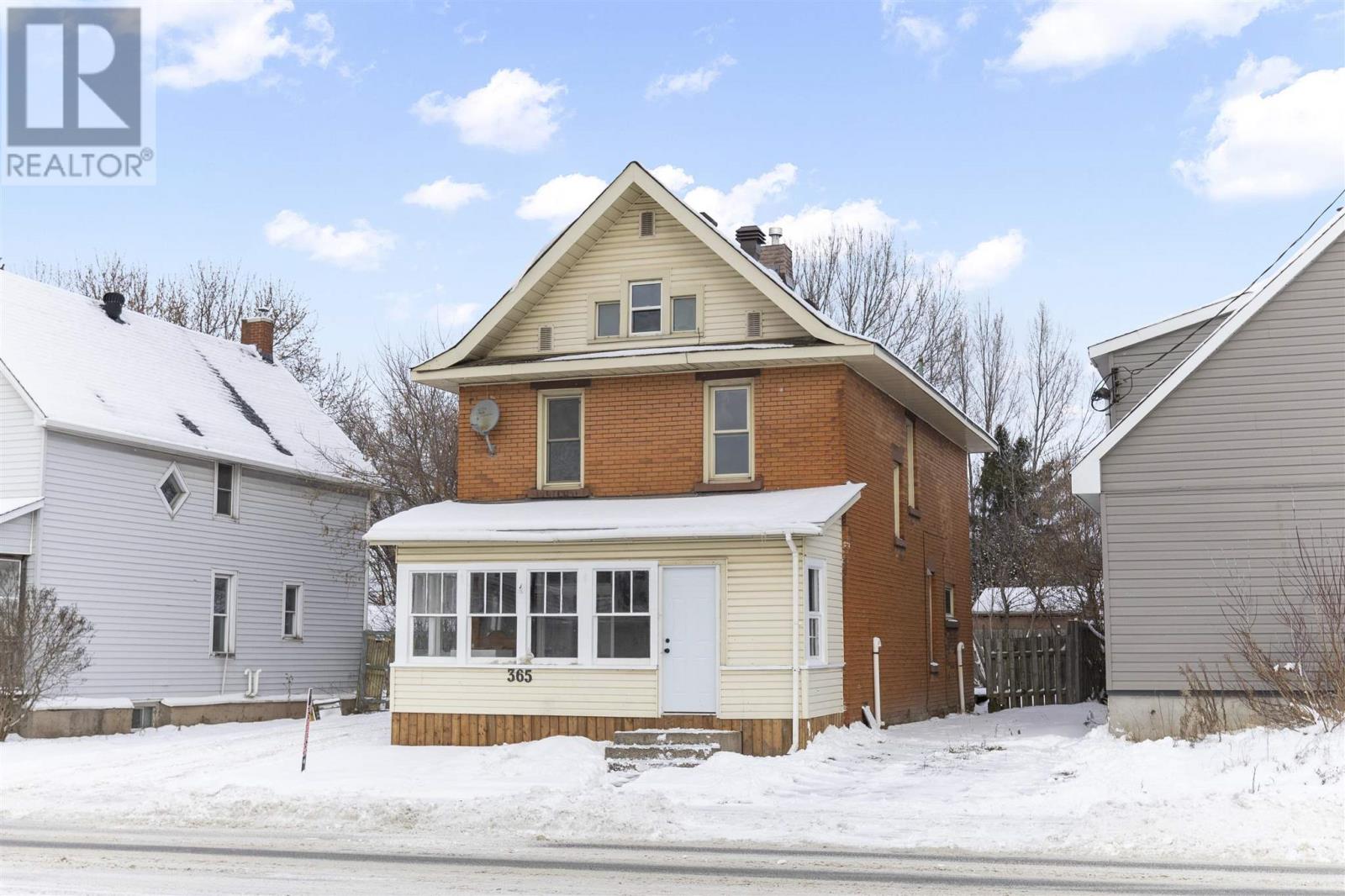 365 Bruce St, Sault Ste. Marie, Ontario  P6B 1R1 - Photo 3 - SM253421
