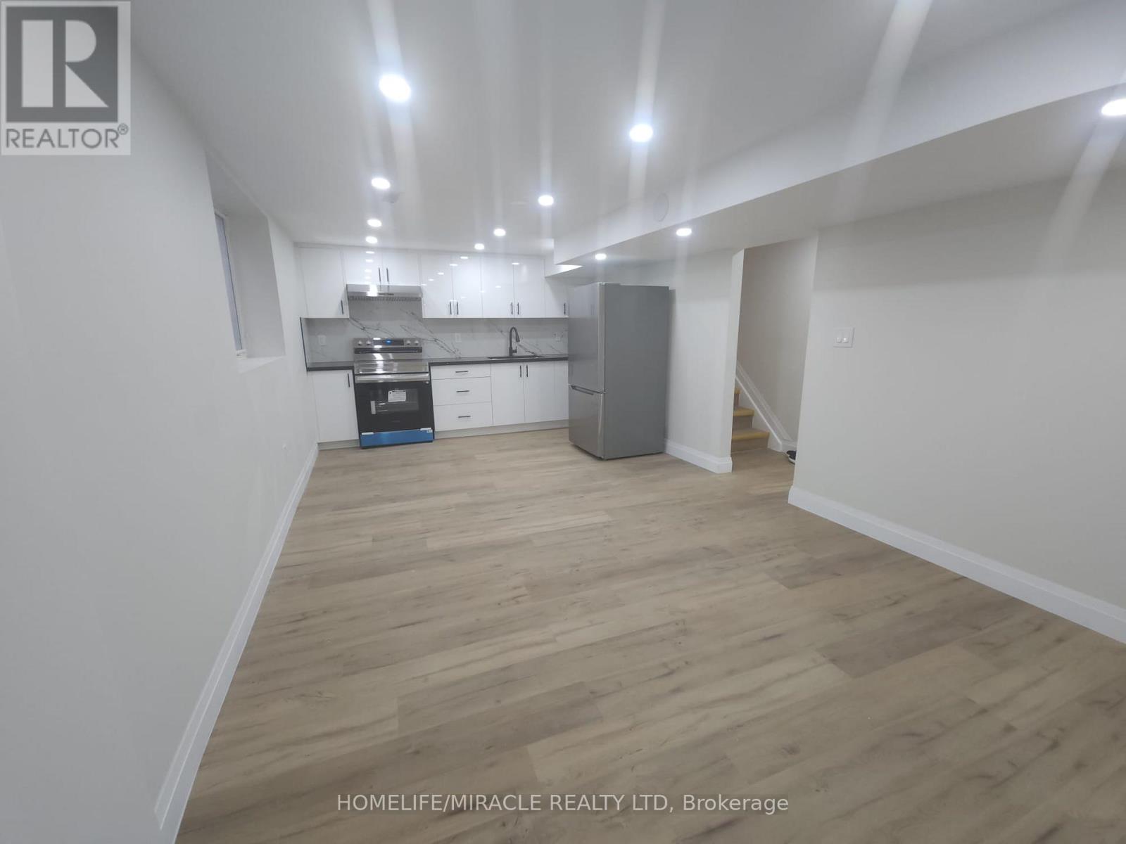 43 Patterson Avenue, Brantford, Ontario  N3S 6X1 - Photo 3 - X12612026